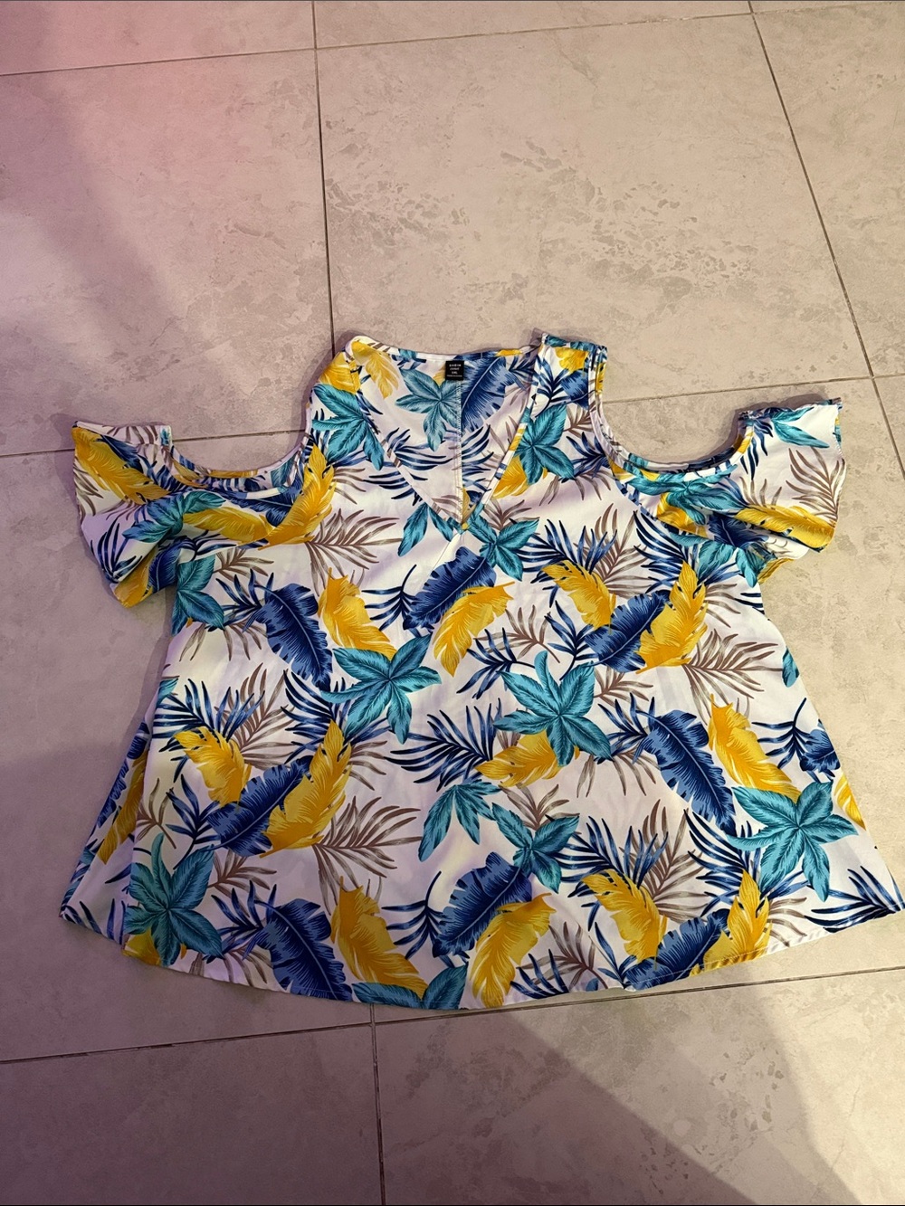 SHEIN Curve White Cold-Shoulder Top with Blue & Yellow Tropical Print